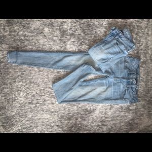 American Eagle light wash jeans